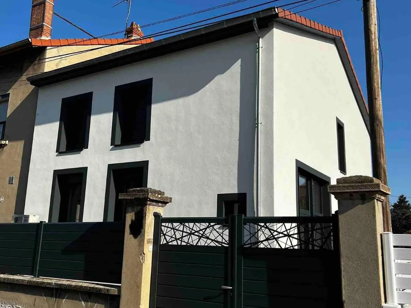 Agreable Maison Renovee, En Ville Et Au Calme ! Lyon