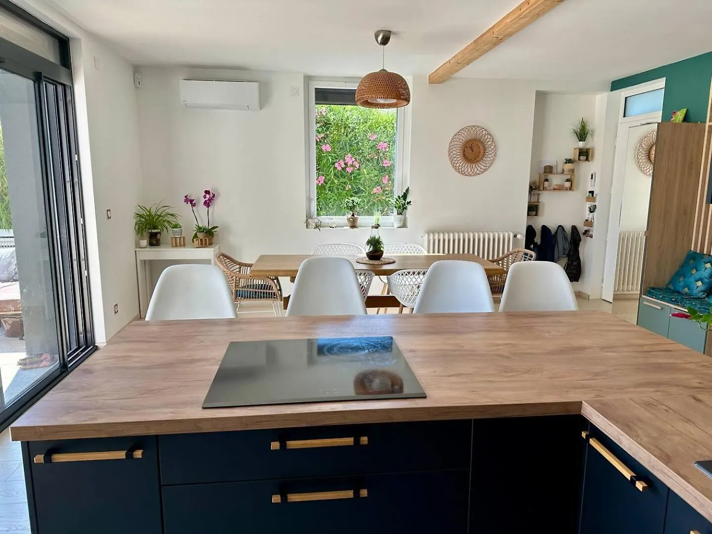 Agreable Maison Renovee, En Ville Et Au Calme ! Lyon