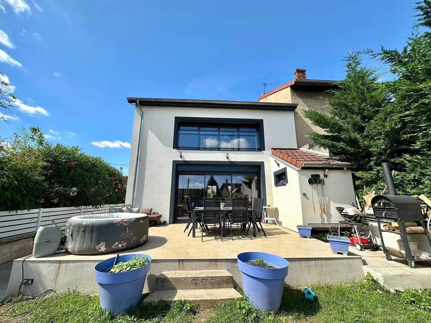 Agreable Maison Renovee, En Ville Et Au Calme ! Lyon Villa